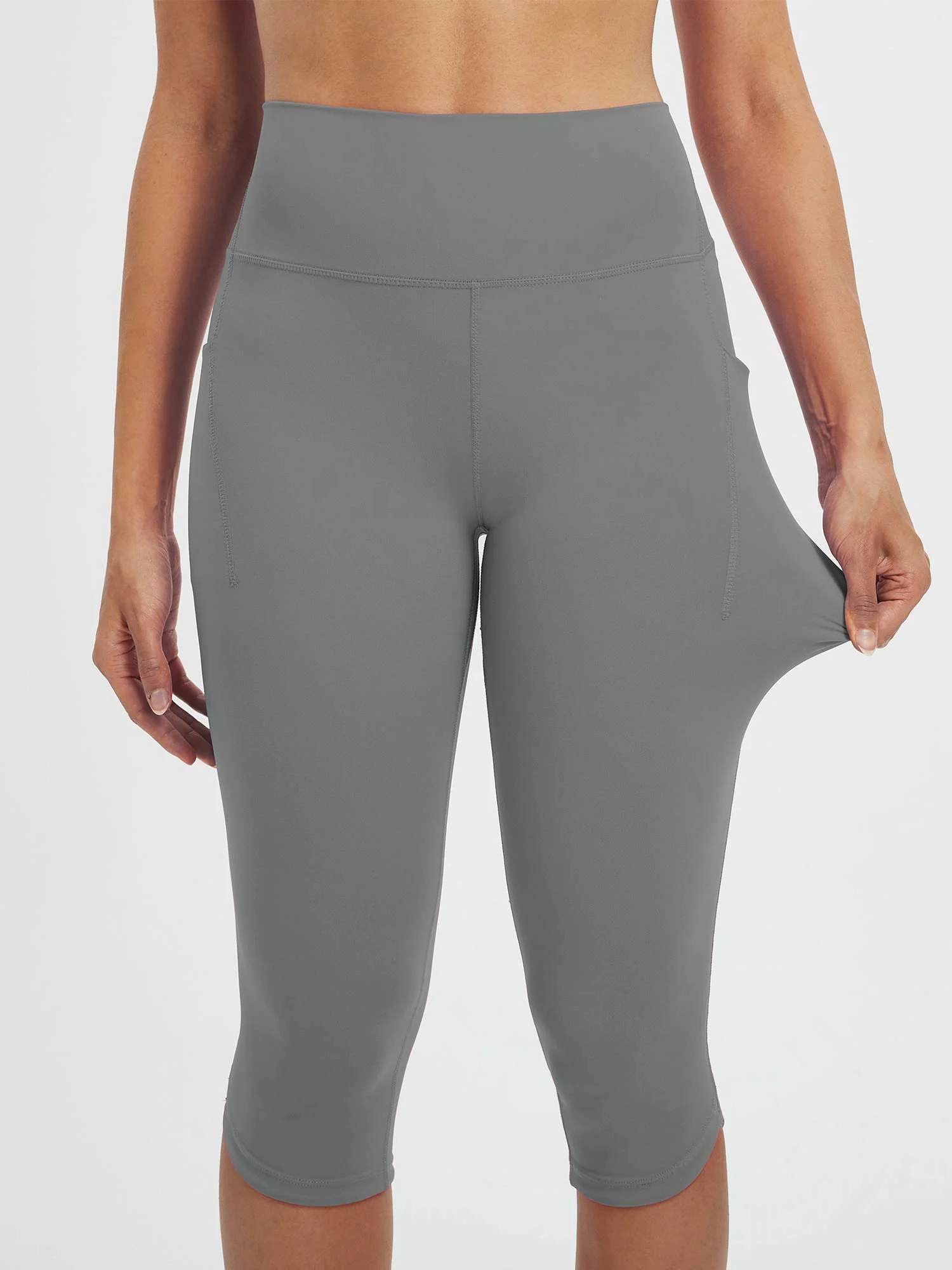Women's 17" High-Waisted Capris - Image 19