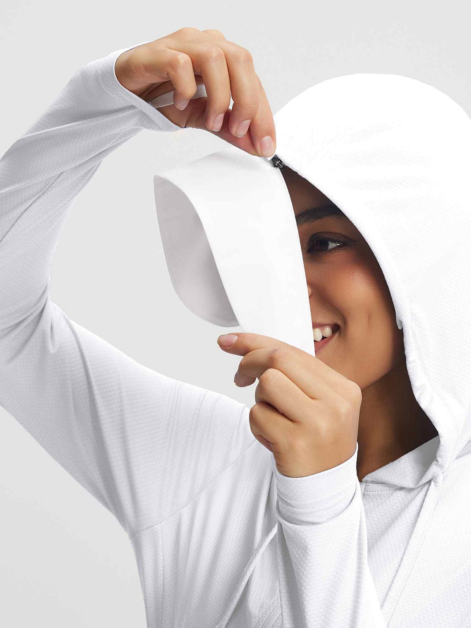 Baleaf UPF 50+ Removable Brim Lightweight Sun Jacket - Image 5